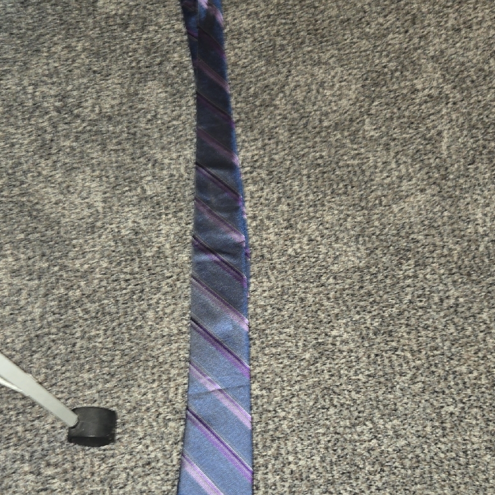 Nwt Pronto Uomo Blue and Purple Striped Tie